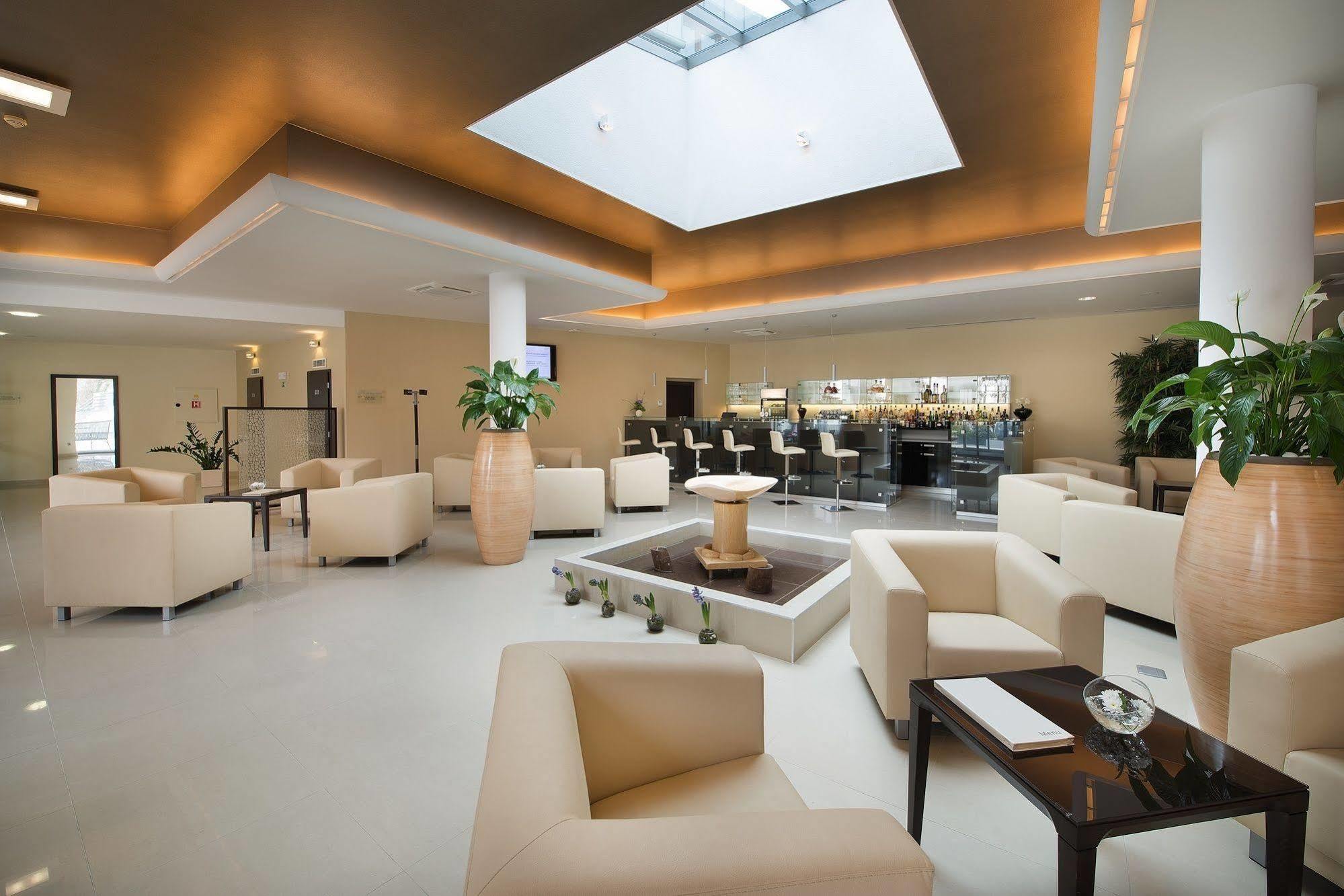Wellness Hotel Diamant Hluboká nad Vltavou Exterior foto